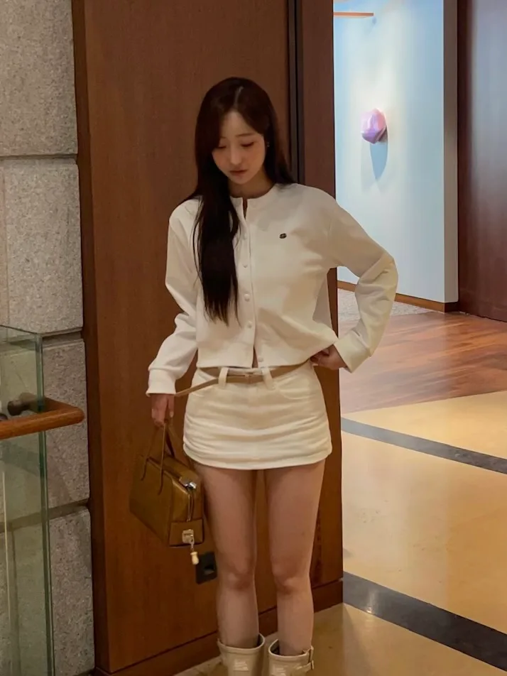 뽀리 라운드넥 팬던트 버튼 단추 맨투맨 자수 간절기 데일리 가디건 3 c - tee
