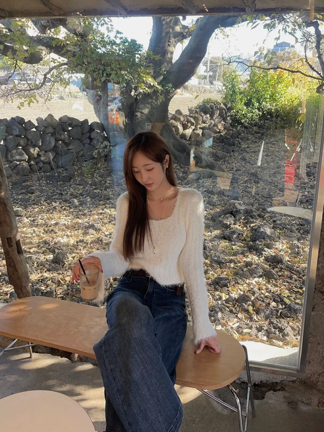 플로 사선 포켓 디테일 와이드 부츠컷 데님 pt - pt 상세 13