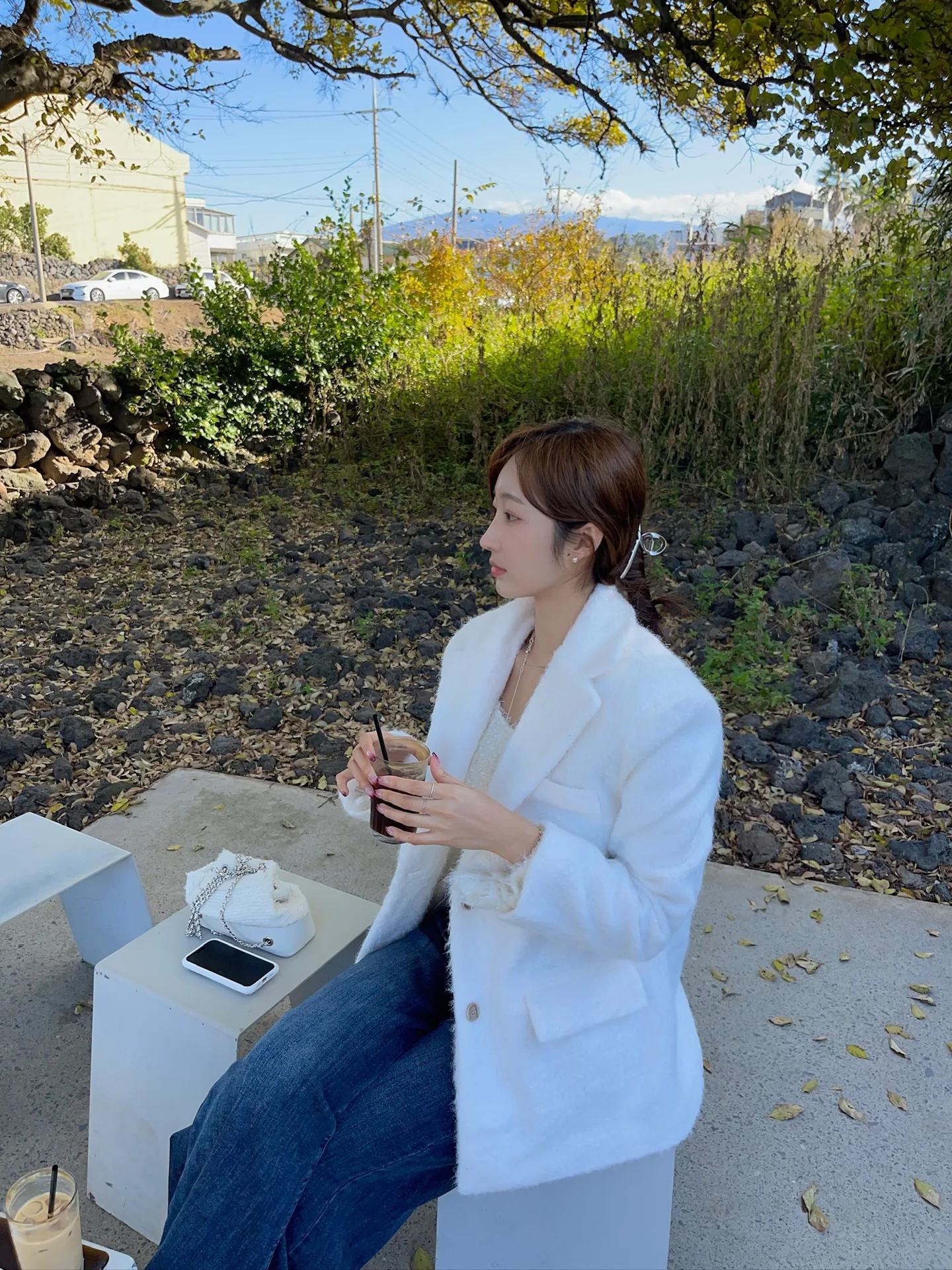 플로 사선 포켓 디테일 와이드 부츠컷 데님 pt - pt