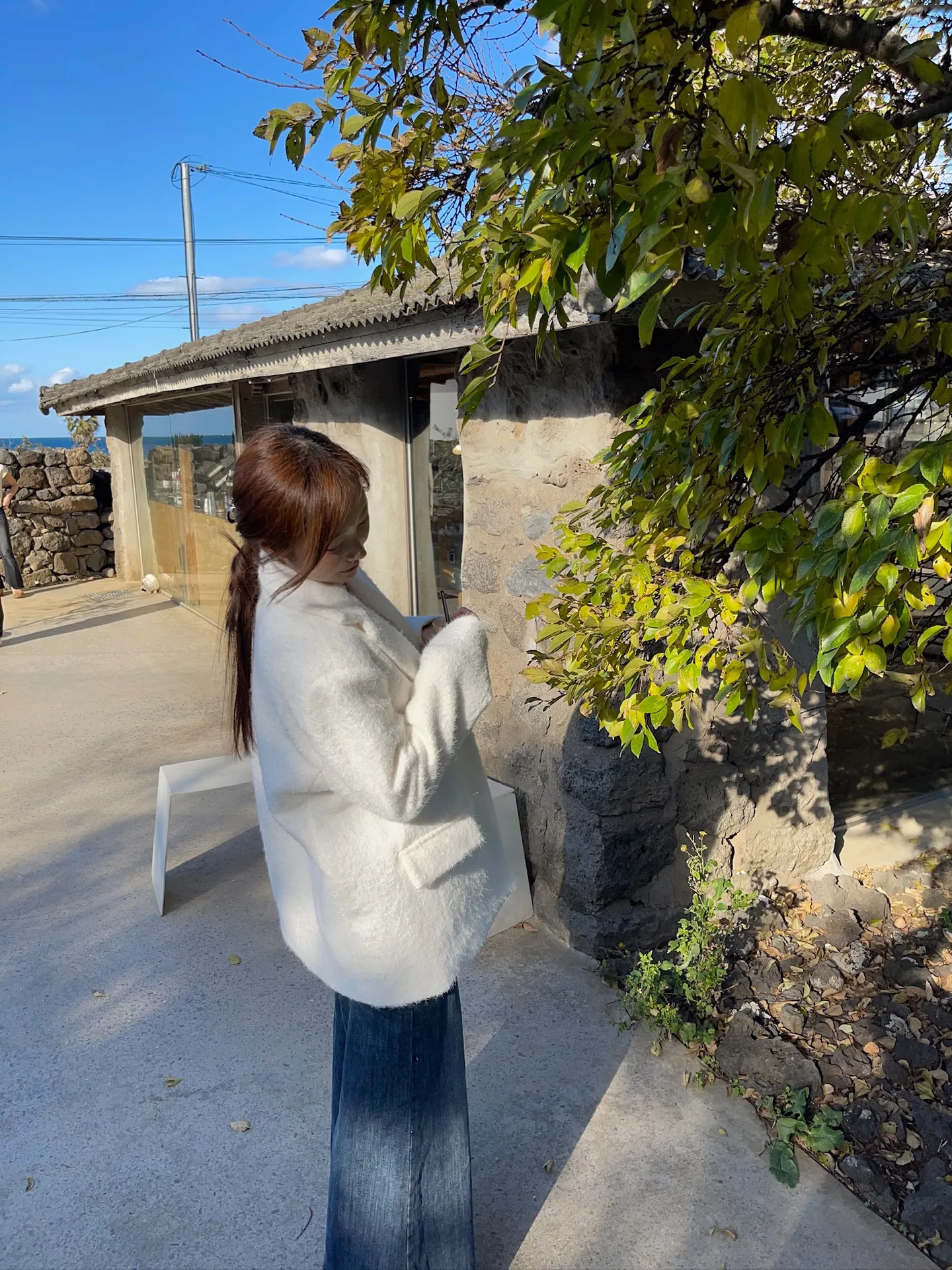 플로 사선 포켓 디테일 와이드 부츠컷 데님 pt - pt 상세 10